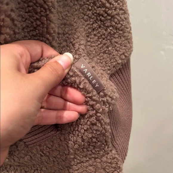 Varley Aspen Gilet Ash Taupe Sherpa Zip-Up Vest - Picture 5 of 8